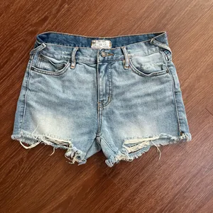 Free People Denim Shorts Distressed Cut-Off 26 thumbnail 6