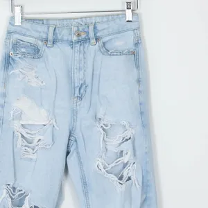 American Eagle Distressed Highest Rise Mom‎ Jeans Women's Size 00 Regular thumbnail 2