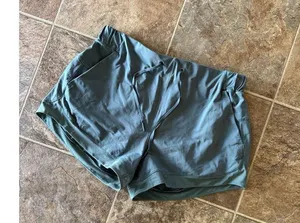 Lululemon Sunsetting Shorts 3" Juniper Size 10 thumbnail 3