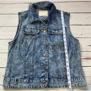 Forever 21 Life in Progress 80’s Inspired Acid Wash Denim Vest Size Medium thumbnail 10