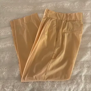 H&M Women's Straight Leg Trouser Size US 4 thumbnail 2