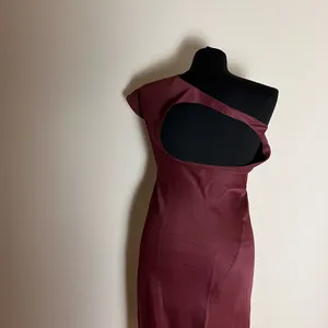 Zara One-Shoulder Maroon Dress thumbnail 4