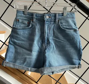 Weekday Jean Shorts thumbnail 1