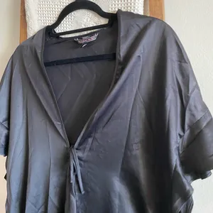 Victoria’s Secret Black Satin Ruffle Sleeve Front Tie Robe thumbnail 2