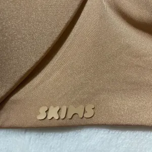 SKIMS Wireless Push Up Bra 36D thumbnail 3