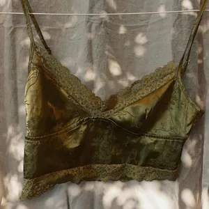 SheIn Olive Green Satin Lace Cami Top Y2K Yoga Mom Aesthetic thumbnail 4