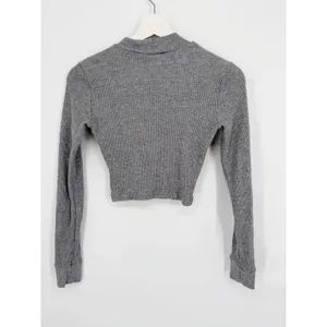 Tna Aritzia Thermal Crop Top XS Grey Excellent Mock Neck Long Sleeve Waffle thumbnail 2