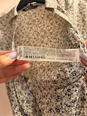 NWOT Zara Cream Floral V-Neck Tie-Side Blouse Size XS thumbnail 8