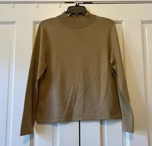 Pendleton Women’s Tan Mockneck Silk Sweater Size Medium thumbnail 1