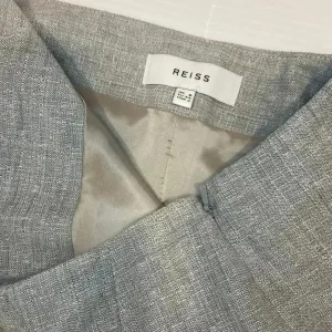Reiss Gray Wool Blend Pencil‎ Skirt Size 2 Classic Business Casual Minimalist thumbnail 8