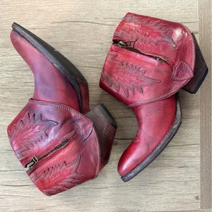 HTC Hollywood Trading Company Folded Cowboy Ankle Boots in Burgundy Sz 37 / 7 US thumbnail 1