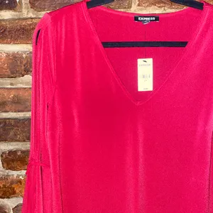 NWT Express Red V-Neck Long Bell Sleeve Open Shoulder Top Women's Size Small thumbnail 4