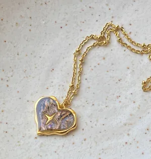 Handmade gold tone stainless steel heart sparkle shell necklace🐚⭐️🌀 thumbnail 4
