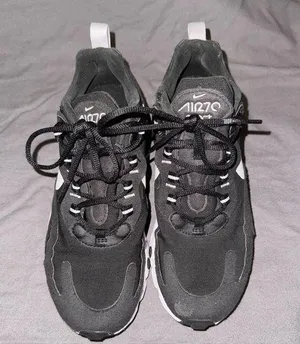 Women’s Nike Air Max 270 React thumbnail 1