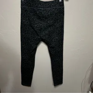 Aerie Black Gray Paisley Floral‎ Lace Crop Leggings thumbnail 6