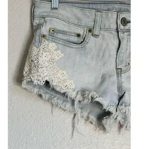 American Eagle Outfitters Crochet Lace Cut Off Stretch Jean Shorts Size 4 thumbnail 2
