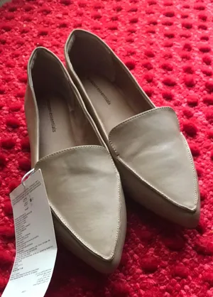 Amazon Brand New Essentials Flat Shoes For Women Size 8 thumbnail 1