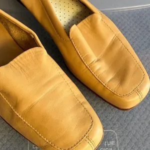 Michelle D‎ Womens Tan Beige Leather Square Toe Loafers Low Block Heel SZ 7 thumbnail 4