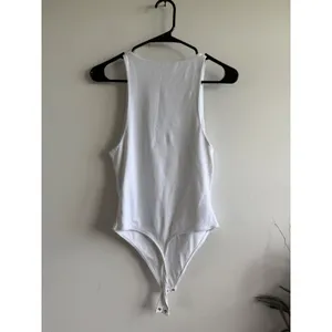 Babaton Aritzia White Racerback High Neck Thong Bodysuit Size M Sleeveless Slim thumbnail 3