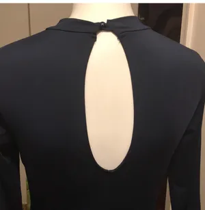 Size medium navy blue one piece jumper Size L thumbnail 4