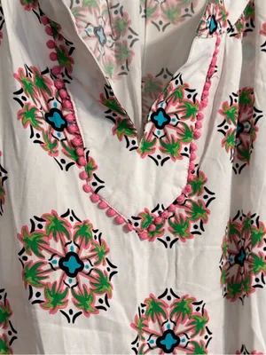 Crown & Ivy Pink Green Floral Print Pink Crochet Eyelet Trim Sleeveless Blouse M thumbnail 4