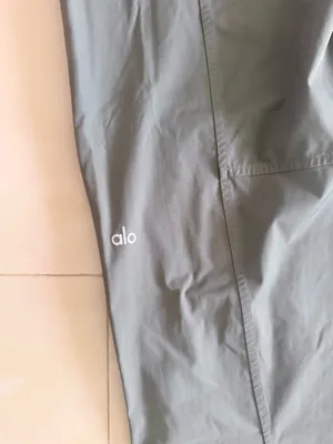 Alo Yoga Flip It Trouser Dark Cactus Check The Measurements Pocket Zipper thumbnail 12