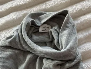 Aritzia Wilfred Grey Thermal Layering Mock Neck Sweater thumbnail 4