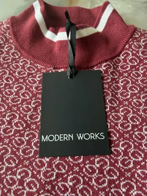 GUESS Modern Works Women’s Mock Neck Sweater Burgundy White Size M NWT thumbnail 3