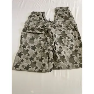 Monrow · Star Camo Joggers · Size Large · 100% Cotton Elastic Waist · Green Tea thumbnail 8