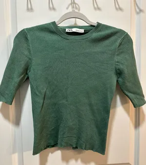 Sweater thumbnail 1