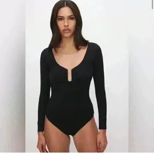 GOOD AMERICAN Stretch Jersey U Ring Bodysuit Long Sleeve Black- Size Medium (2) thumbnail 2