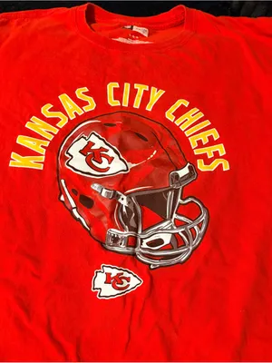 NFL Kansas City Chiefs Red Helmet Graphic Tee thumbnail 2