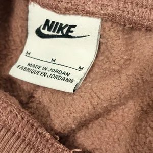 Nike Women's Athletic Shorts Size Medium Dusty Rose thumbnail 6