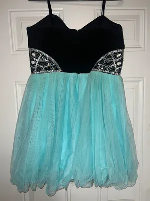 Macy's Homecoming / Semi Formal Dress thumbnail 3