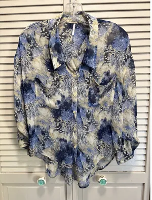 Free People Floral Sheer Long Tab Sleeves Blouse Size XS Button Up Pockets thumbnail 1