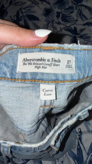 Abercrombie 90s High-Rise Relaxed Cut-Off Shorts thumbnail 2