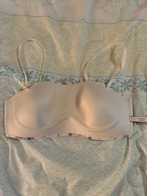 Victoria's Secret Bra thumbnail 3