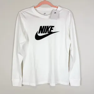 NWT Nike Women’s White Long Sleeve Spellout Tee T-Shirt Size‎ Medium thumbnail 2