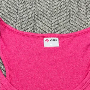 Vibrant Pink Sleeveless Tank Top thumbnail 2