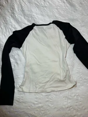 Brandy Melville John Galt Electric New York Circus Long Sleeve t-shirt thumbnail 6