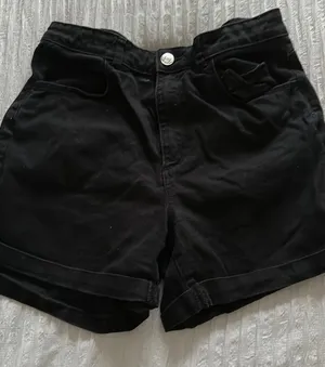 H&M Black Jean Shorts thumbnail 1