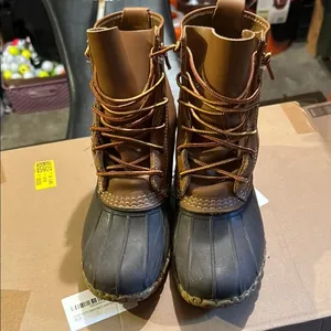 L.L. Bean Women's Brown and Tan Winter Boots thumbnail 2