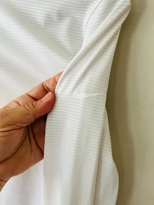 Nike Womens Sz M White Dri-FIT Victory long-sleeve half-zip‎ golf top Pullover thumbnail 4