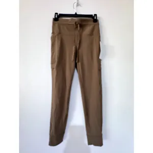 Athleta Salutation Stash High Rise Cargo Legging NWT Size M thumbnail 2