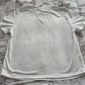 NWOT white graphic martini glass T-shirt, size M crewneck festival summer thumbnail 5