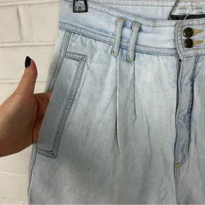 Vintage Liz Wear Liz Claiborne Light Wash Pleated Denim Shorts Size 12 thumbnail 9