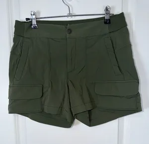 Athleta Trekkie Cargo Hiking Shorts Olive Green Size 4 thumbnail 1