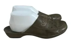 Clarks Women Olive Green Leather Slip On Mules Thick Stitched Clogs Wedges 9M thumbnail 1