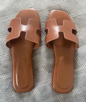 Women's Brown slides size 9 thumbnail 1