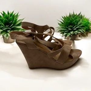 American Rag Wedge Sandals‎ Tan 6 Strappy Faux Suede Platform thumbnail 2